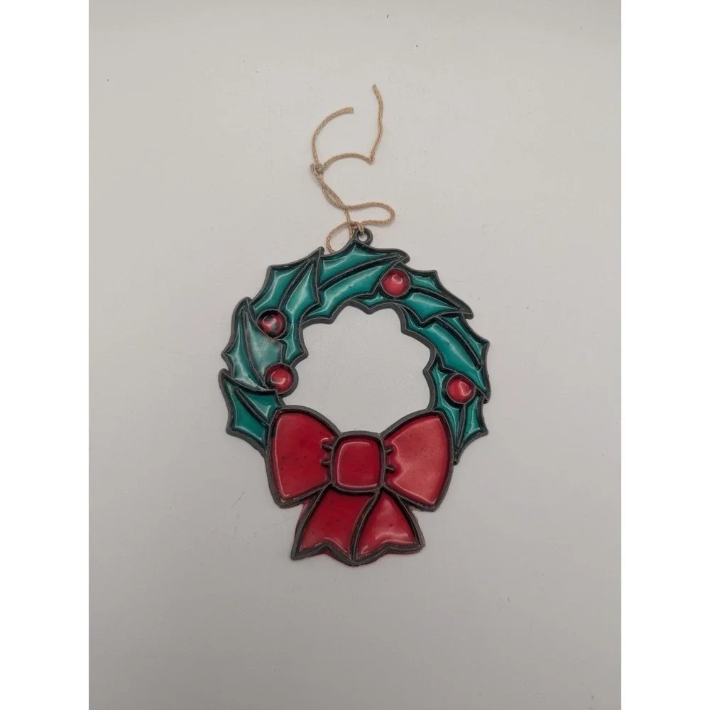 Vtg Stained Glass Look Green Christmas Wreath Ornament Red Bow‎ Holly Berries 4
